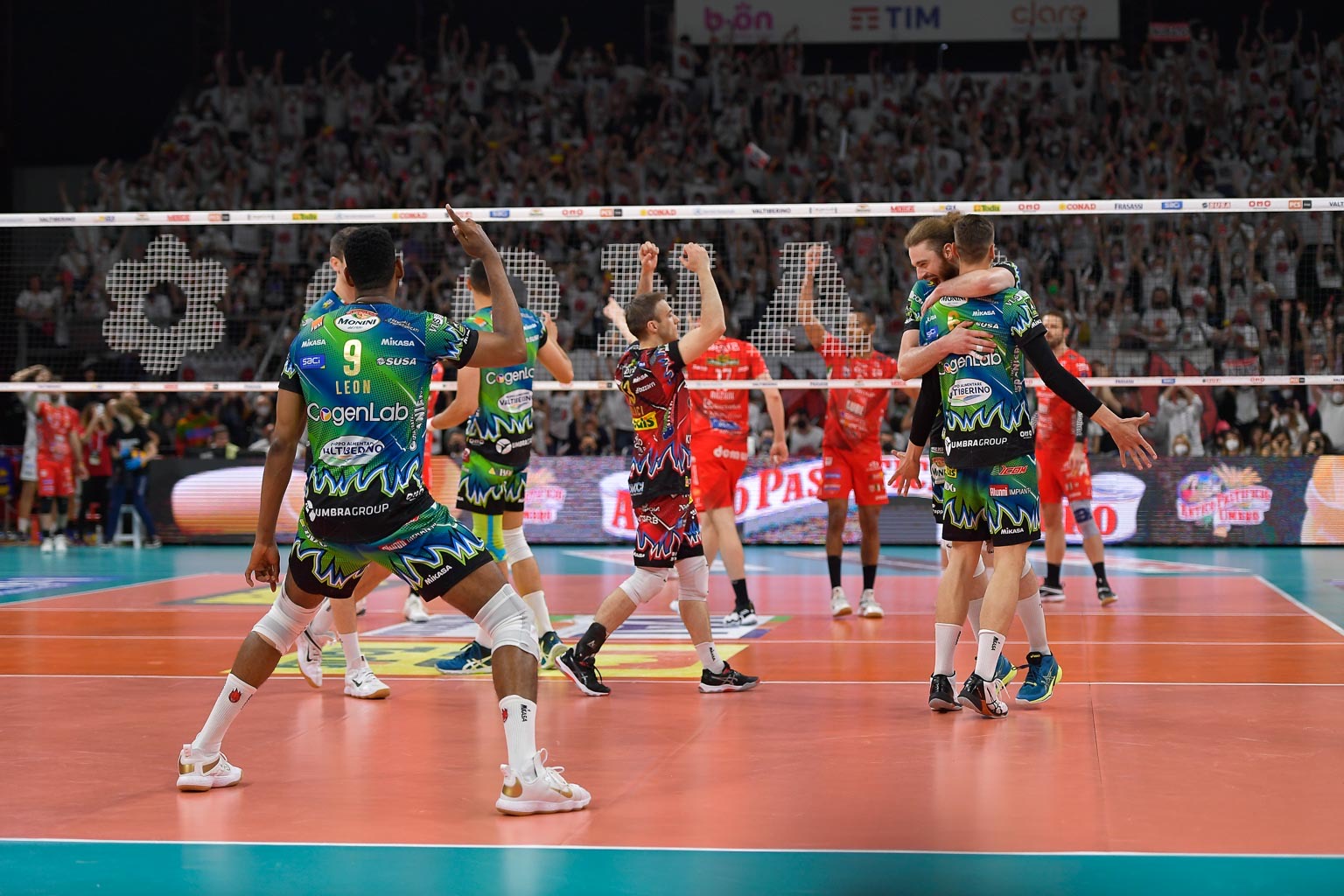 93F95A07-C4A8-4FDE-89AC-51F3FD08597A