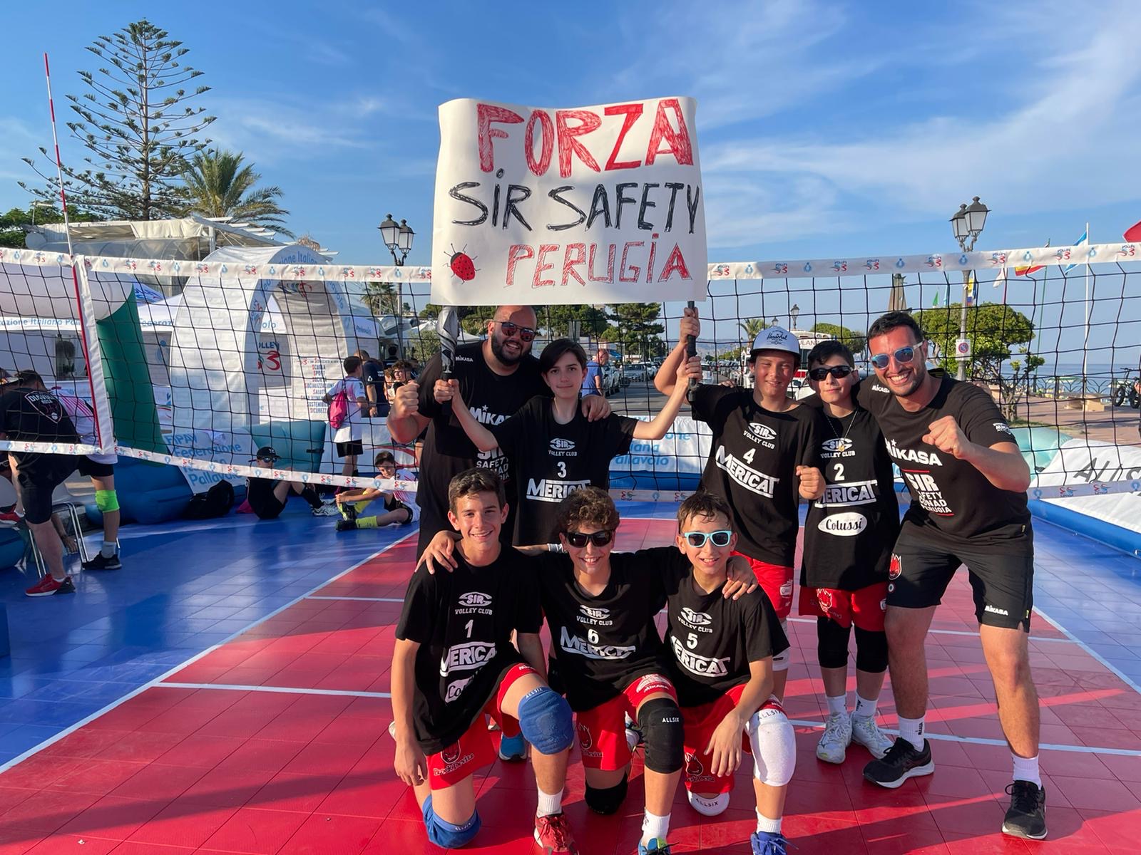 FB41323E-693F-4692-A80B-573C8F66F147