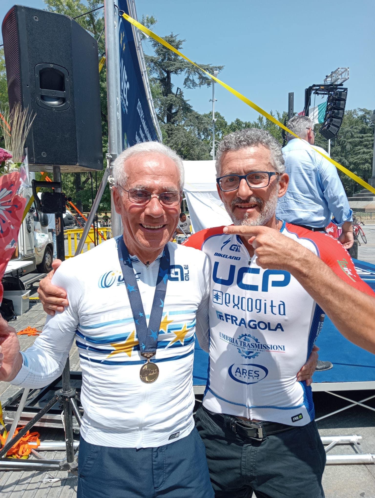 E70BAA9B-95D4-40AF-ADD7-C8DDCD16151C