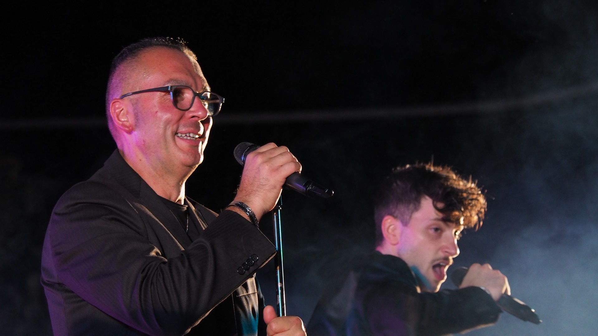 1275265A-6513-4876-86D4-1F2CBC165985