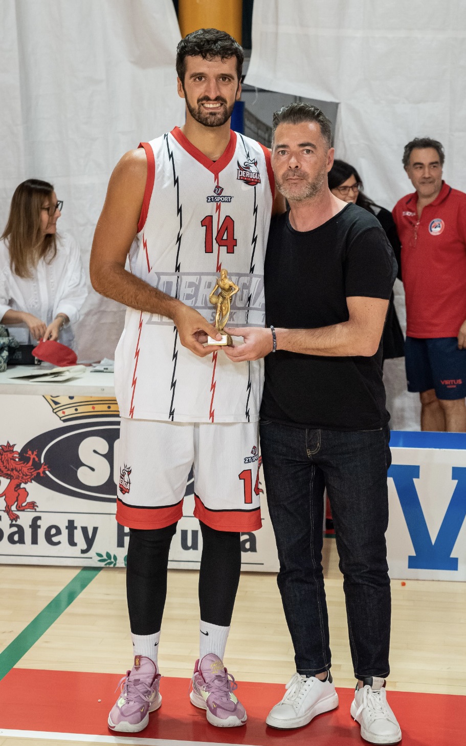 081CFB26-0F71-44E1-9398-21319E655D22