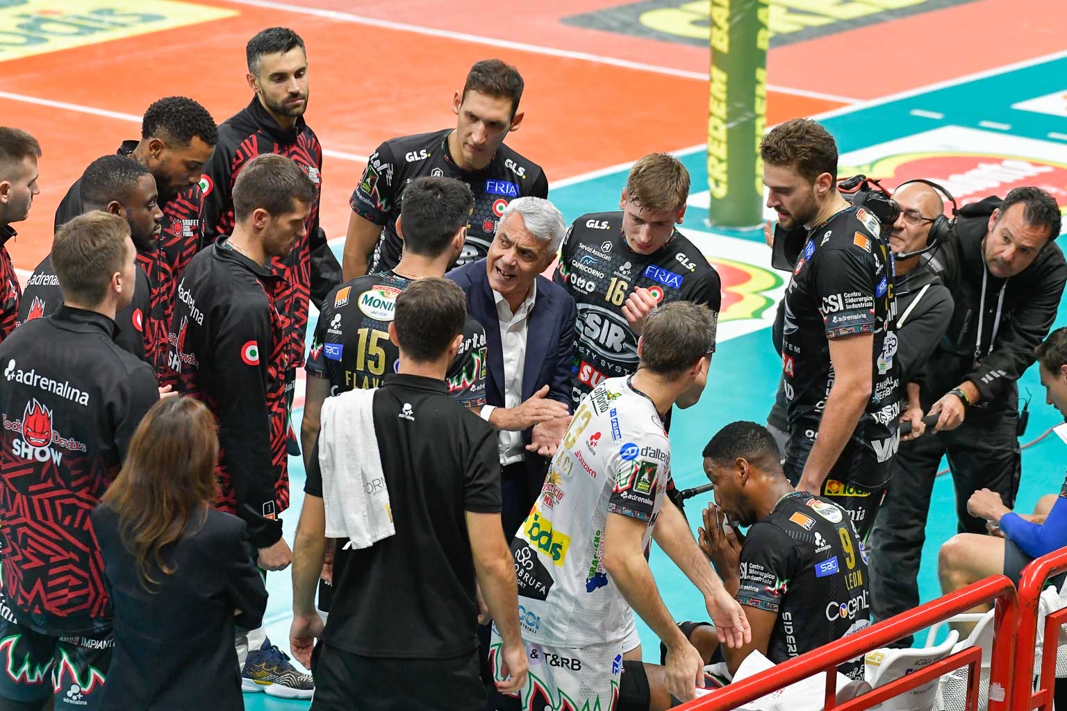 6E294152-6A98-4E23-86AC-47C7FC244763