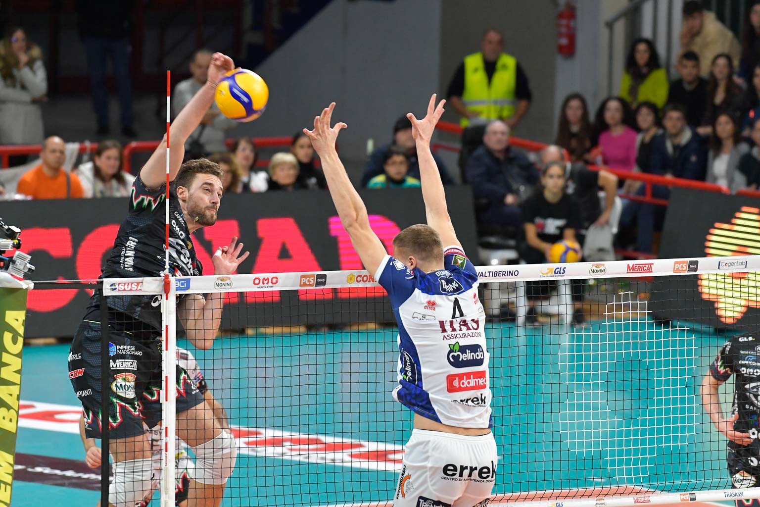 D81102F3-9E83-46D1-B9DB-50AFF3017BCC