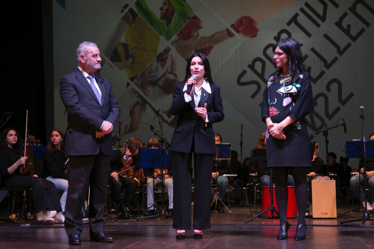 2EC72861-7FA0-4934-B956-245A5E6B8ADF