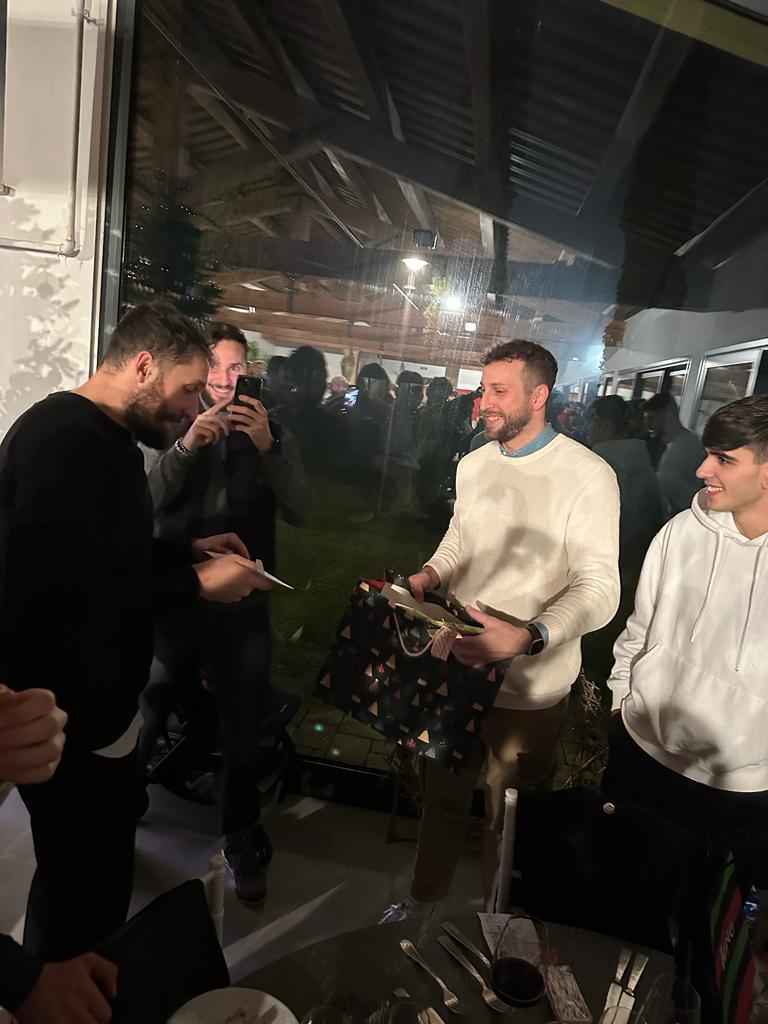 37BD3327-4BCF-4C8D-A4D8-45E698C76983