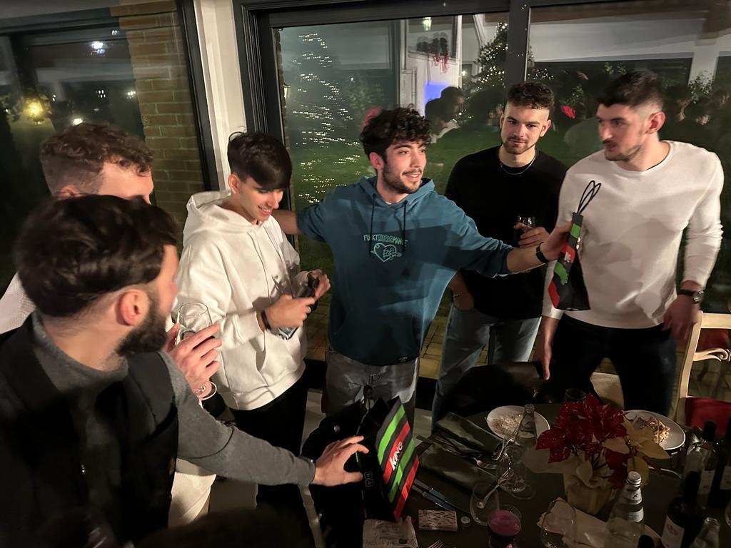 818F97CF-2380-48C7-9121-7471A2870EA9