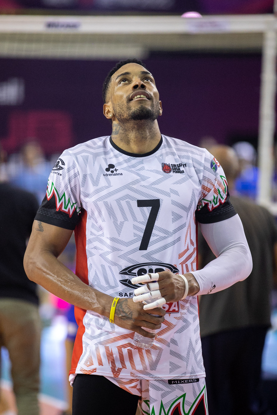 CDE4DCEA-4F40-4E93-8C8B-0AEC0A7B550B