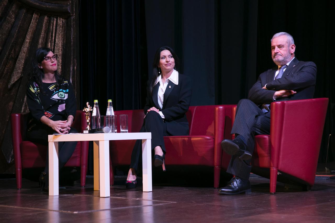 D74D6AF6-841F-4B69-9365-0134A4724290