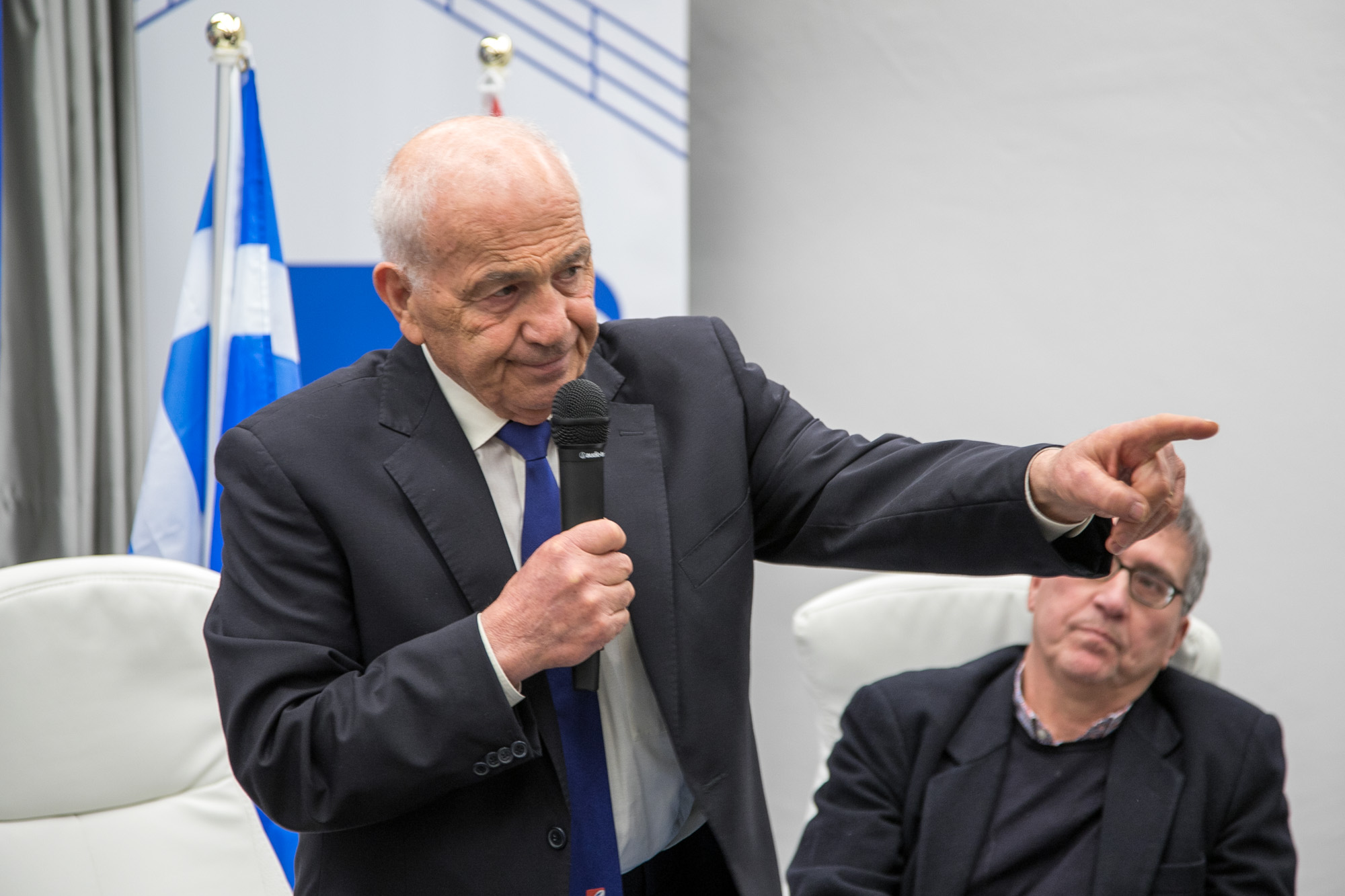 25DD4243-186D-4260-90A7-FAE6C18D9BC6