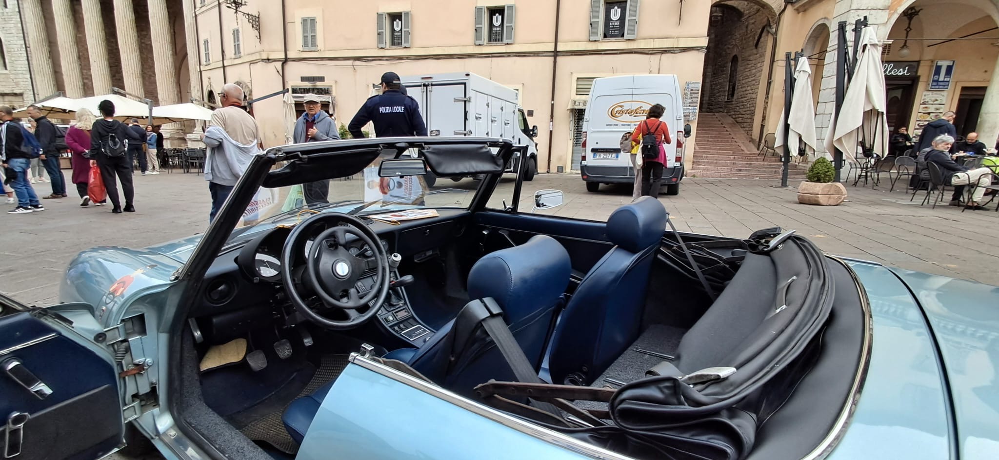 Esposizione auto G7