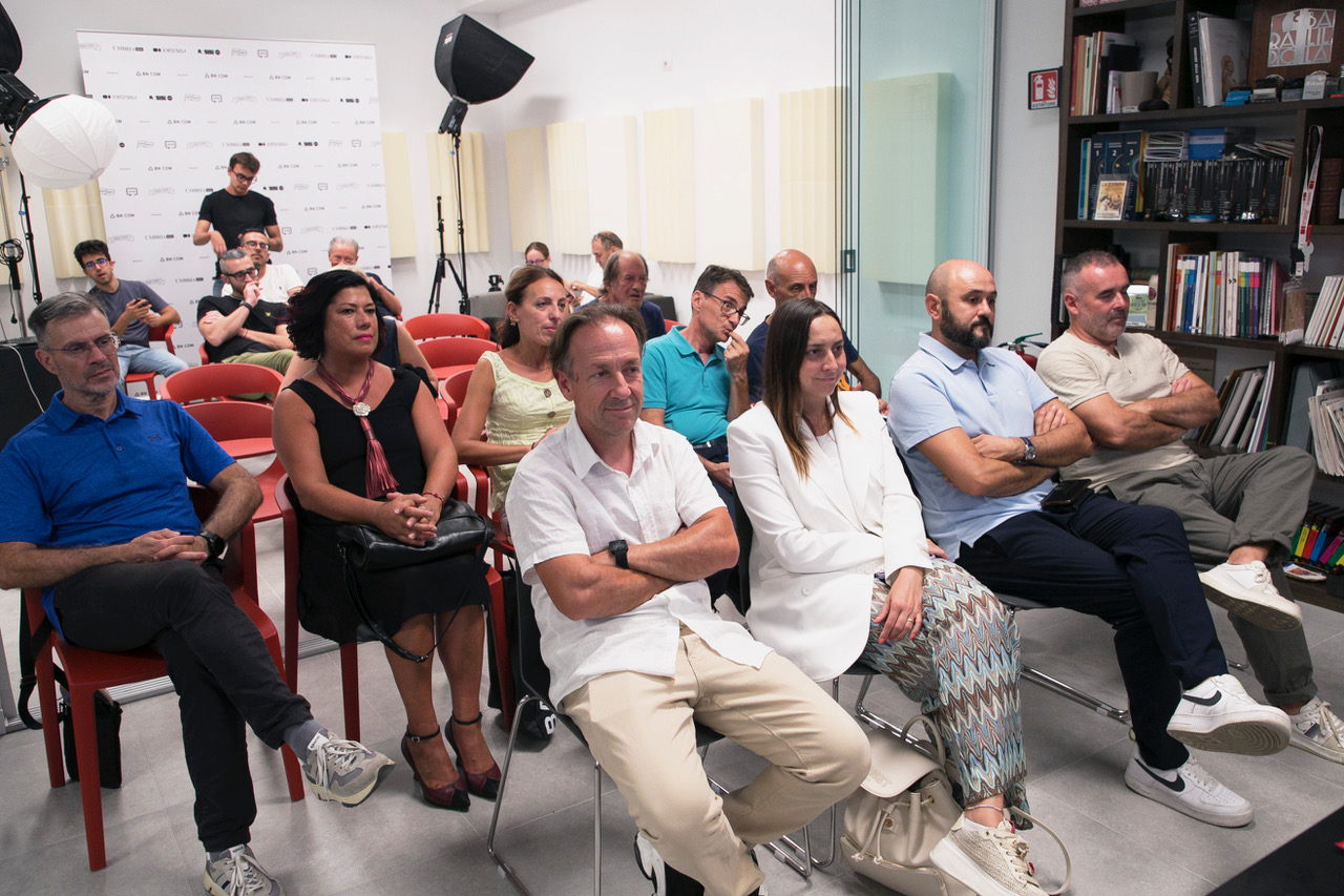 Marcia 8 Porte 2025 BN COM