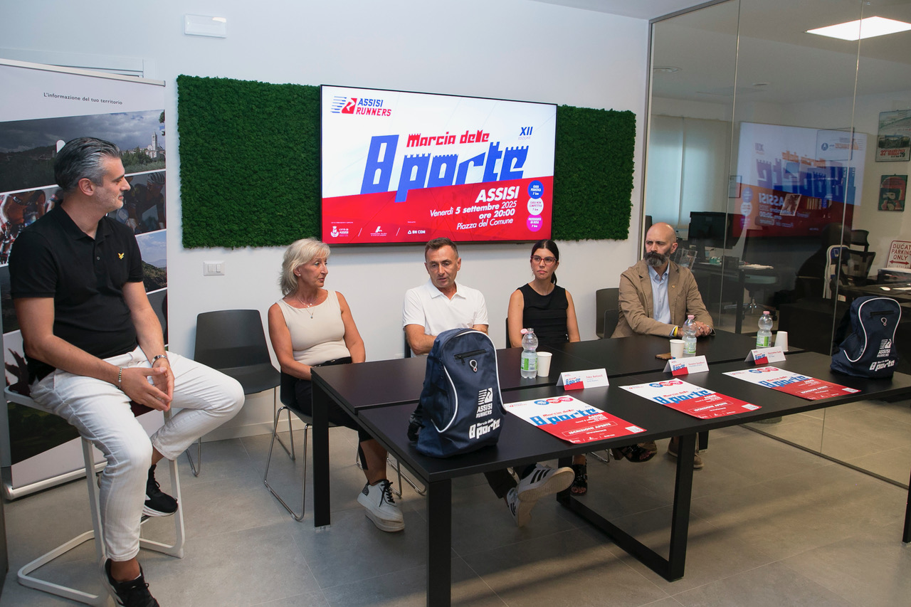 Marcia 8 Porte 2025 BN COM