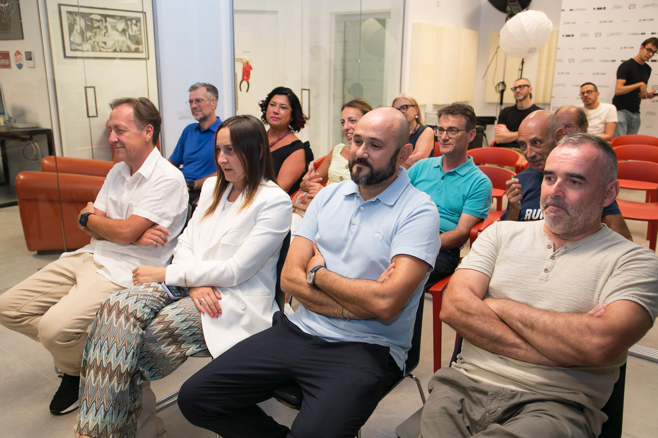 Marcia 8 Porte 2025 BN COM